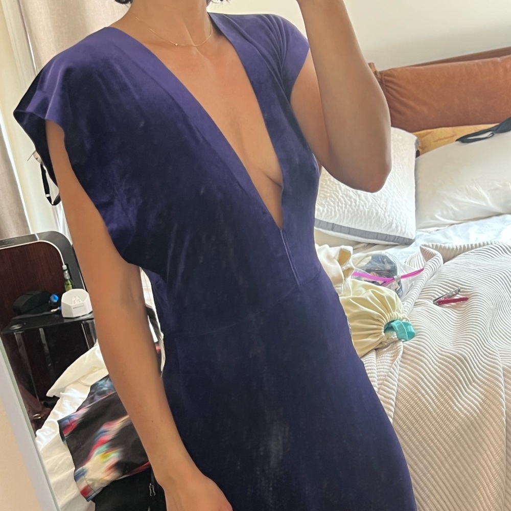 Norma Kamali xs/s deep v-neck velvet gown